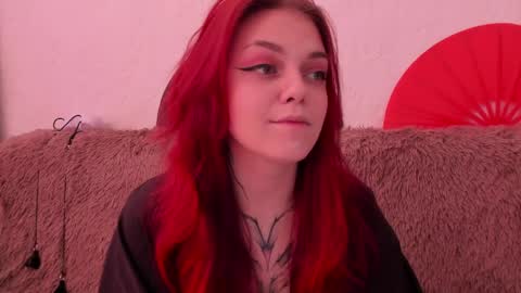 Snapshot of _caroline_coy chatting on 04-10-26, 10:53 Caroline online show from 04-10-26, 10:53