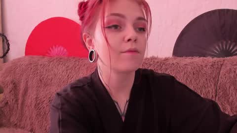 Snapshot of _caroline_coy chatting on 05-25-26, 10:54 Caroline online show from 05-25-26, 10:54