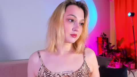 Snapshot of _ccrystaa_ chatting on 05-16-26, 10:23 Christina Chris online show from 05-16-26, 10:23