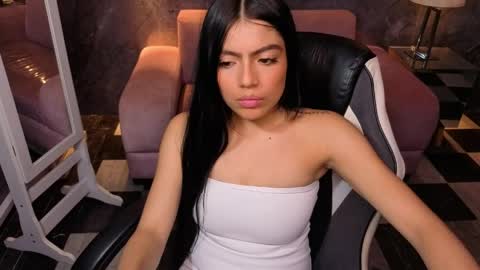 Snapshot of _charlottee_b chatting on 04-01-26, 07:55 _charlottee_b online show from 04-01-26, 07:55