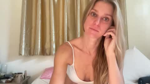 Chelsea xo online show from 12-11-24, 08:18