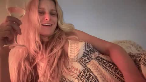 Chelsea xo online show from 11-27-25, 04:58