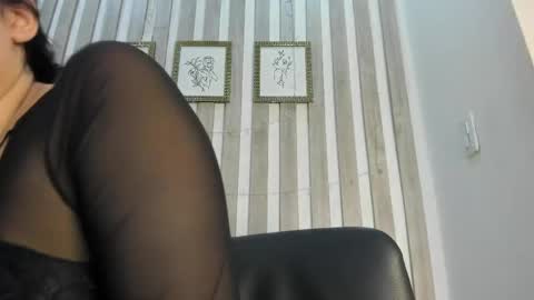 Chloe Collins online show from 05-07-26, 12:32