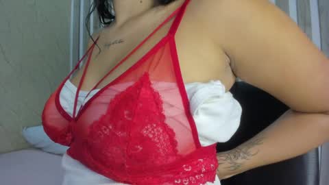 Chloe Collins online show from 05-19-26, 12:11