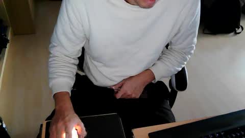 Snapshot of _chris_87 chatting on 11-13-25, 09:52 chris 87 online show from 11-13-25, 09:52