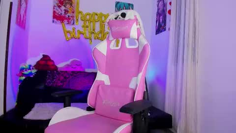 Snapshot of _cloe_1 chatting on 09-16-25, 12:11 Chloe online show from 09-16-25, 12:11