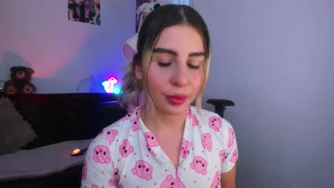 Snapshot of _cloe_1 chatting on 11-03-25, 10:42 Chloe online show from 11-03-25, 10:42