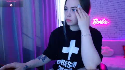 Nica online show from 09-26-25, 05:44