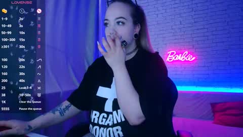 Snapshot of _crazybee_ chatting on 02-19-26, 05:47 Nica online show from 02-19-26, 05:47