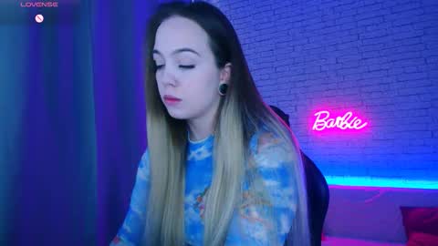 Snapshot of _crazybee_ chatting on 02-25-26, 08:13 Nica online show from 02-25-26, 08:13