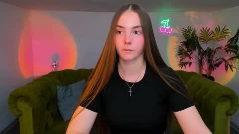 Snapshot of _cuddle_bug_ chatting on 10-23-25, 01:21 Erika online show from 10-23-25, 01:21