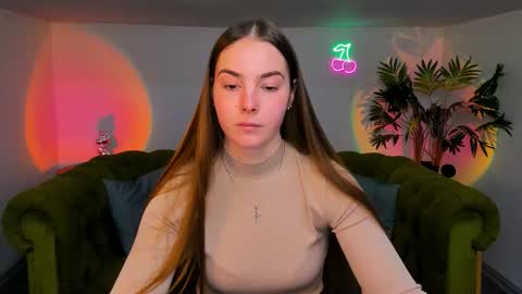 Snapshot of _cuddle_bug_ chatting on 10-25-25, 09:06 Erika online show from 10-25-25, 09:06