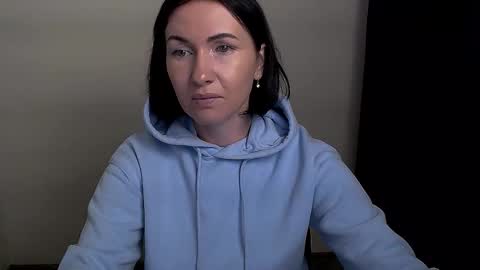 Snapshot of _cutie_and_shy_ chatting on 10-24-25, 06:21 _cutie_and_shy_ online show from 10-24-25, 06:21