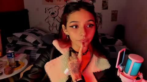 Snapshot of _dayanne_ chatting on 01-25-25, 10:50 Pao online show from 01-25-25, 10:50