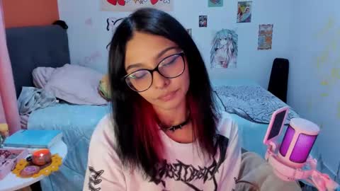 Snapshot of _dayanne_ chatting on 02-10-25, 01:57 Pao online show from 02-10-25, 01:57