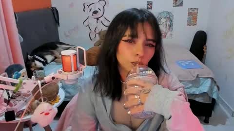 Snapshot of _dayanne_ chatting on 10-20-25, 04:02 Pao online show from 10-20-25, 04:02