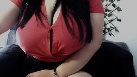 Dannia online show from 12-15-24, 01:43