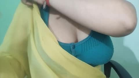 _dreamgirl_0 online show from 02-25-26, 04:16