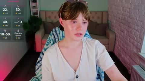 Luna    online show from 04-21-26, 02:01