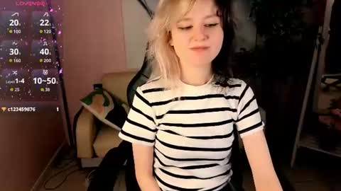 Snapshot of _drift_baby_ chatting on 07-25-26, 01:30 Mao online show from 07-25-26, 01:30