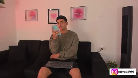 Snapshot of _e_m_m_a_1 chatting on 03-10-25, 12:15 Emma and Tonny online show from 03-10-25, 12:15