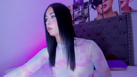 Elettra online show from 02-15-25, 07:50