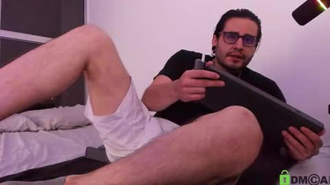  -         online show from 10-11-25, 11:14