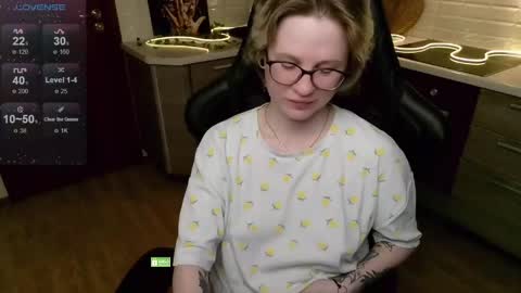 chloue and Gretta online show from 05-21-26, 06:59