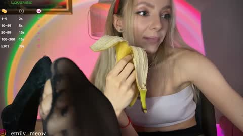 Snapshot of _emily__sweety_ chatting on 12-24-24, 11:38 Emily online show from 12-24-24, 11:38