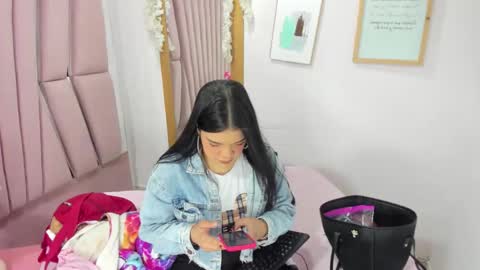 emily  online show from 05-11-26, 01:28