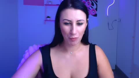 Emma online show from 11-07-25, 01:22