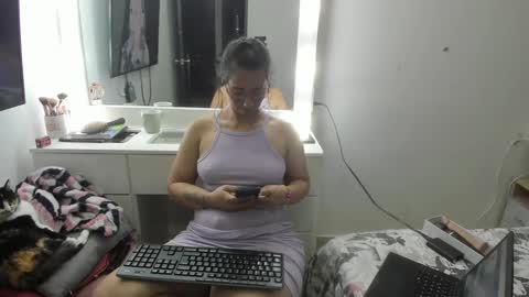 Emma online show from 12-31-24, 12:43