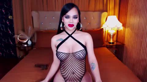 Snapshot of _empressvalerie_ chatting on 09-20-25, 05:25 _empressvalerie_ online show from 09-20-25, 05:25