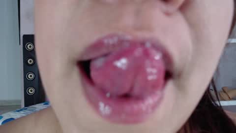 Emily Valencia online show from 03-02-25, 11:39