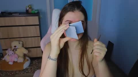 Snapshot of _enni__ chatting on 02-10-25, 11:36 Sam online show from 02-10-25, 11:36