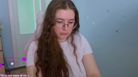 Snapshot of _enni__ chatting on 02-23-25, 10:49 Sam online show from 02-23-25, 10:49