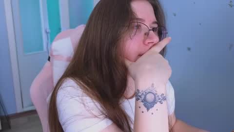 Snapshot of _enni__ chatting on 03-02-25, 12:54 Sam online show from 03-02-25, 12:54