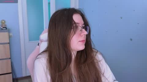 Snapshot of _enni__ chatting on 03-03-25, 11:55 Sam online show from 03-03-25, 11:55