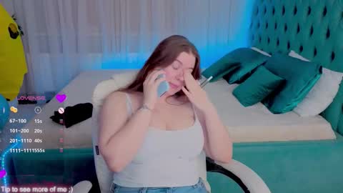 Snapshot of _enni__ chatting on 11-02-25, 02:08 Sam online show from 11-02-25, 02:08