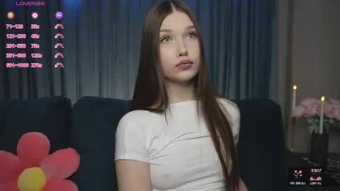 Snapshot of _eva_lee chatting on 03-04-26, 04:02 Alice online show from 03-04-26, 04:02