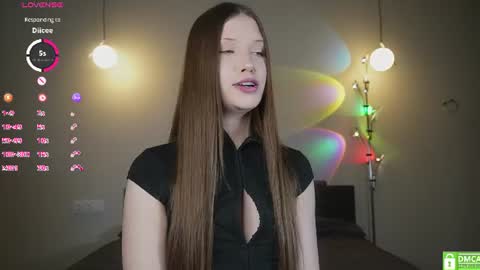 Snapshot of _eva_lee chatting on 06-30-26, 05:47 Alice online show from 06-30-26, 05:47