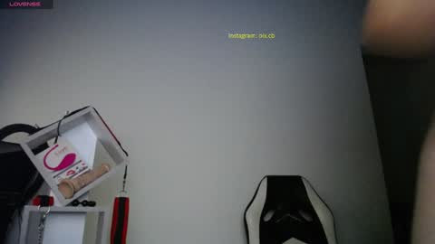  Exa help me position myself with your thumb up thanks  online show from 01-08-25, 03:40