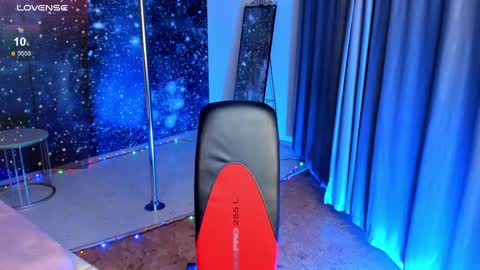 Snapshot of _f_r_a_u_ chatting on 01-08-25, 01:11 F R A U online show from 01-08-25, 01:11