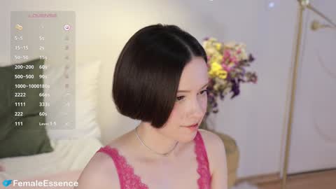Snapshot of _female_essence_ chatting on 12-01-24, 09:15 Essie online show from 12-01-24, 09:15