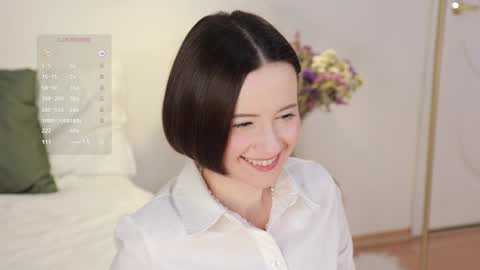 Snapshot of _female_essence_ chatting on 12-21-24, 11:24 Essie online show from 12-21-24, 11:24