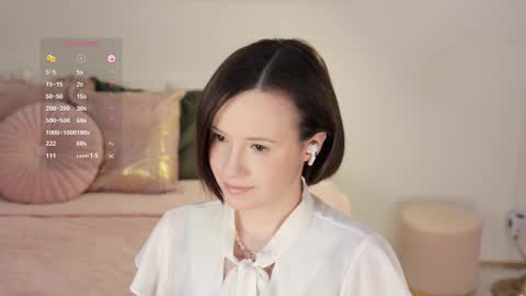 Snapshot of _female_essence_ chatting on 02-27-25, 08:39 Essie online show from 02-27-25, 08:39