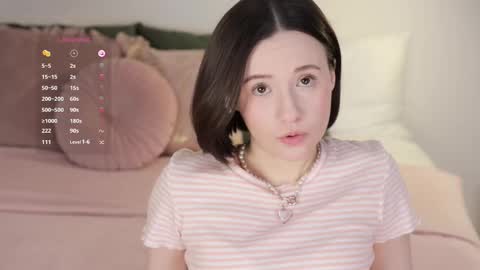 Snapshot of _female_essence_ chatting on 03-05-25, 06:23 Essie online show from 03-05-25, 06:23