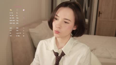 Snapshot of _female_essence_ chatting on 03-23-26, 05:28 Essie online show from 03-23-26, 05:28