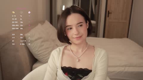 Snapshot of _female_essence_ chatting on 03-26-26, 06:24 Essie online show from 03-26-26, 06:24