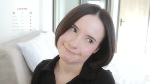 Snapshot of _female_essence_ chatting on 03-29-26, 03:56 Essie online show from 03-29-26, 03:56